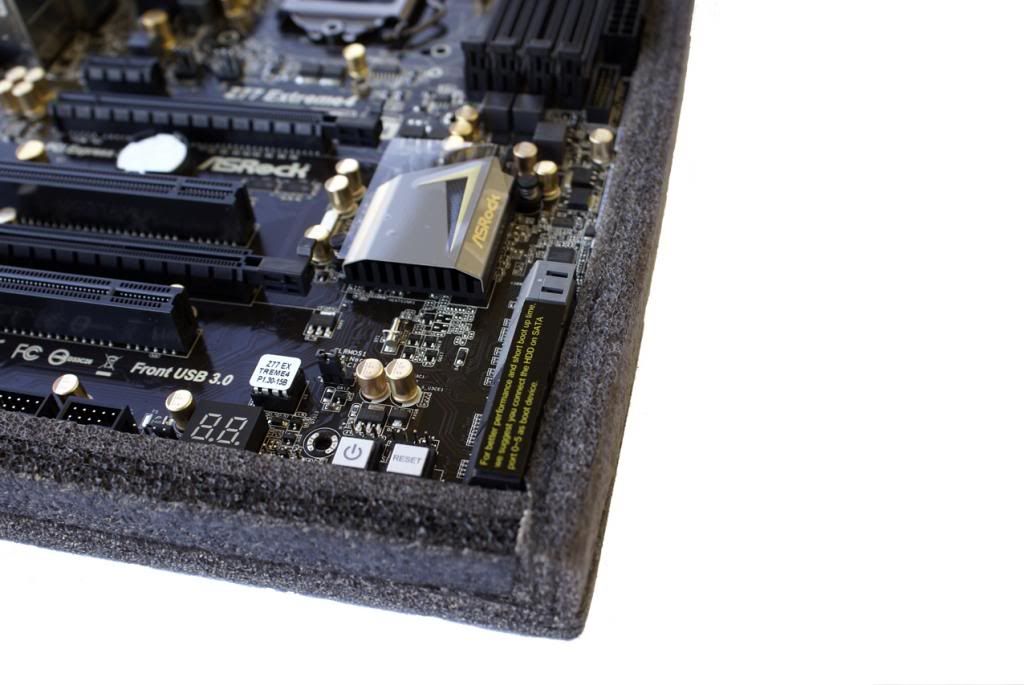Asrock_Z77_Extreme4_4.jpg