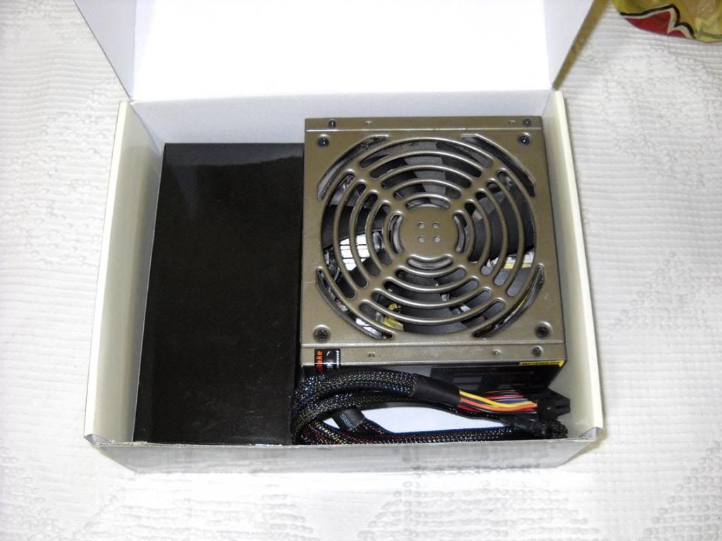 Thermaltake500W_2_zps551b8d9b.jpg