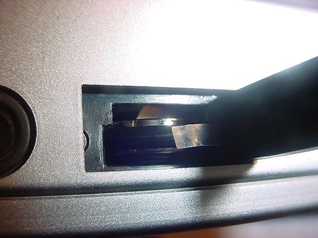 Close-upofbatterycompartmentwithbat.jpg