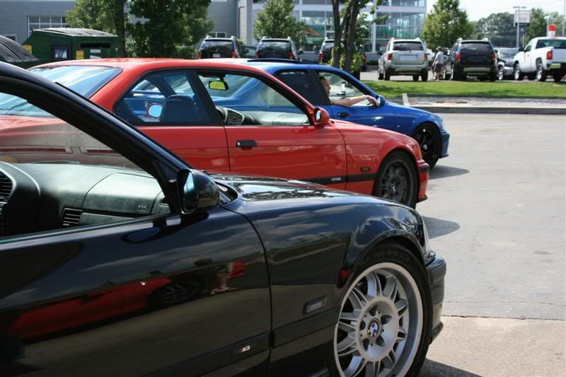 http://i66.photobucket.com/albums/h258/Drexial/M3%20Meet%2008-17-08/M3Meet08-17-08054Medium.jpg