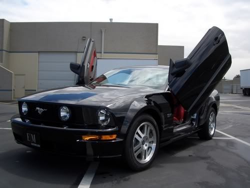 parts_ford_2005_2005_mustang_promo.jpg