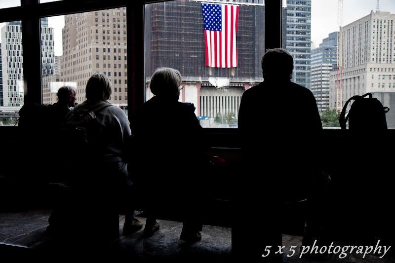 IMAGE: http://i66.photobucket.com/albums/h264/Hunter1911/peopleofNYC-23.jpg