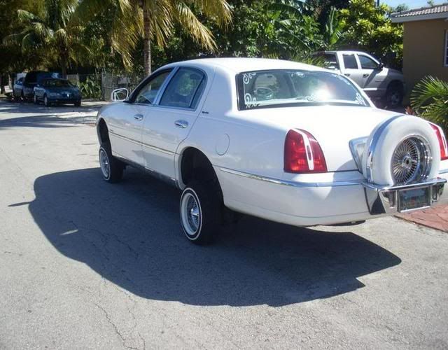 1999 Lincoln Town Car Lowrider. LayItLow.com Forums -> TOWN