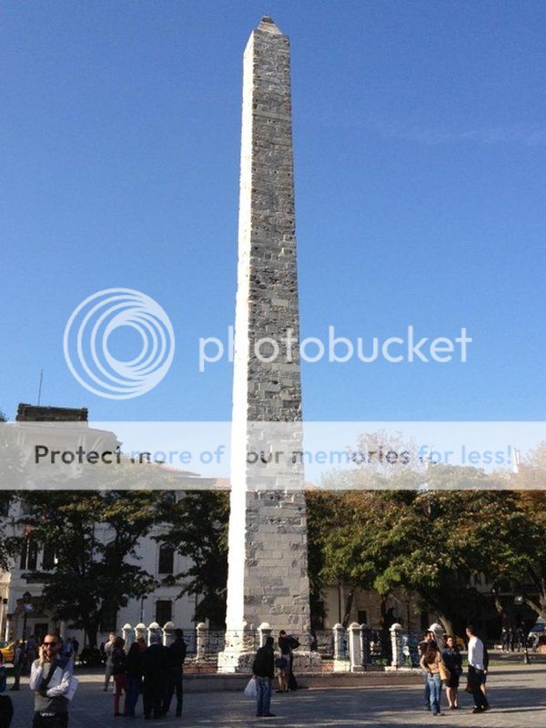  photo walled_obelisk103.jpg