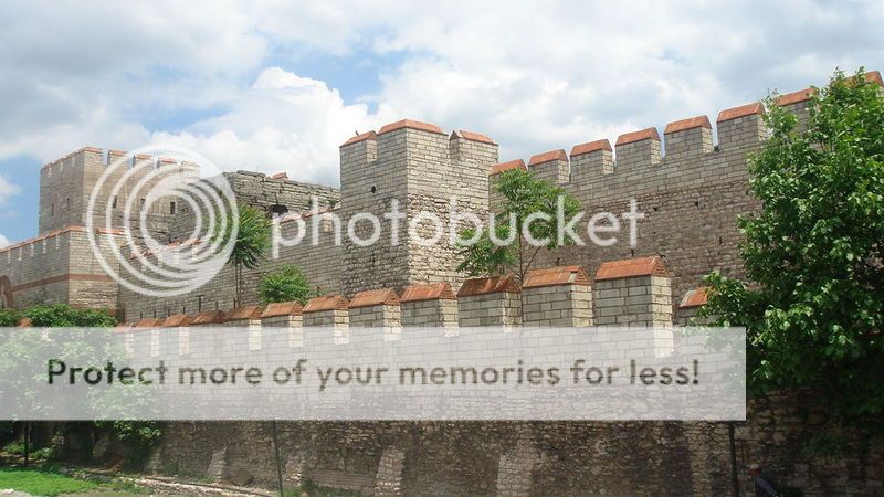 Theodosian Walls Of Old Istanbul / Istanbul - Turkey photo theodosian_wall101.jpg
